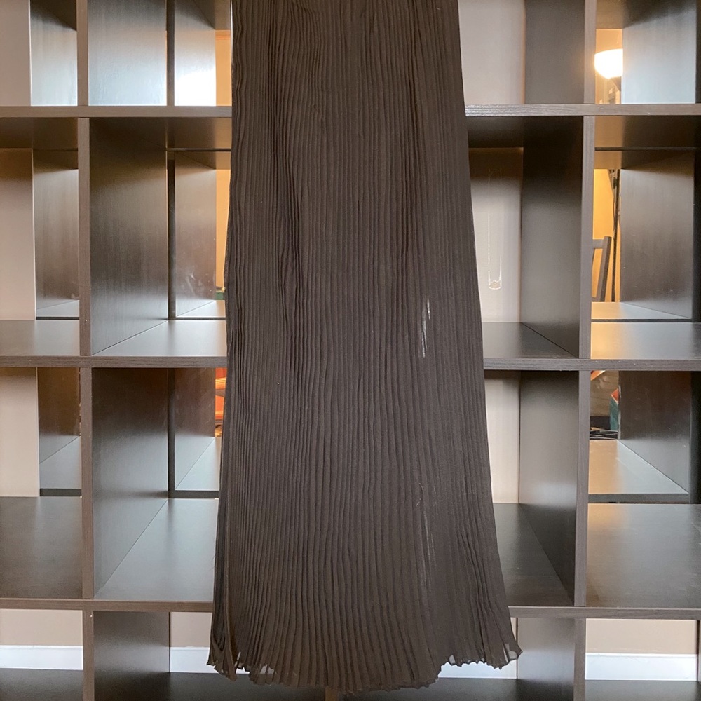 Long Ruffle Skirt 🎄 - Picture 2 of 4
